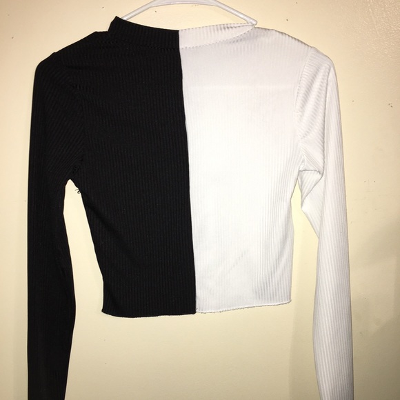 Cropped Long Sleeve - Picture 2 of 2